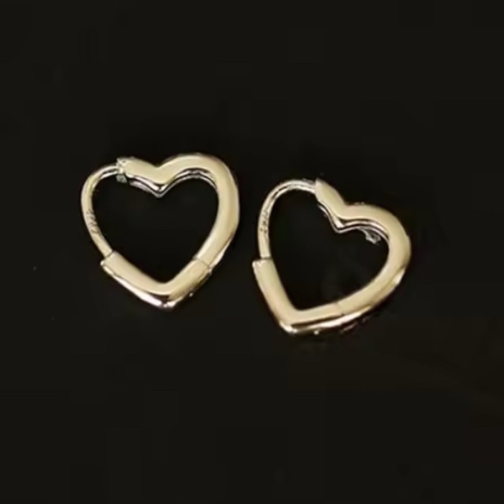 New Gold Heart Hoop Huggie Earrings - Picture 1 of 4